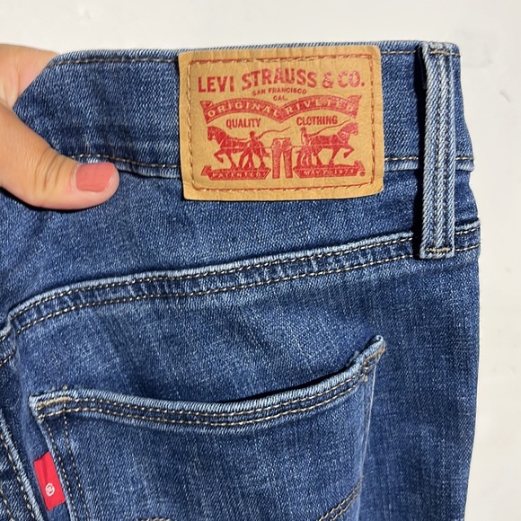 Levi's Slimming Straight Frayed Hem Medium Wash Denim Jeans Size 29 - Picture 11 of 11